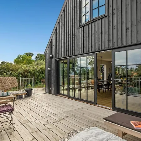 Awesome In With Kitchen Holiday home *